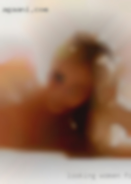 Looking women for consistent nude fun.